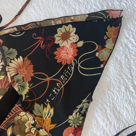 Forever 21 Asymmetrical V-Neck Halter Top - Picture 5 of 5